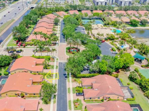 15081 Cortona Way, Naples FL  34120-0669 exterior