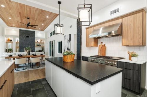 1500 Gamble Ln, Escondido CA  92029-4321 exterior