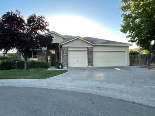 8560 Madeira Ct, Elk Grove, CA 95624-4547
