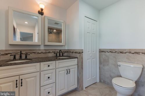 142 Laurel Trl, Swedesboro NJ  08085-4074 exterior