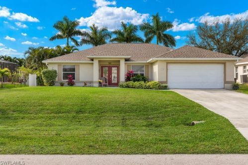 1910 27th St, Cape Coral, FL 33914-4045
