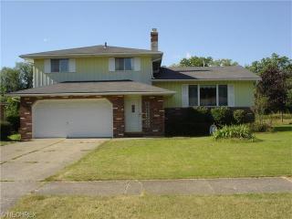 7720 Royalview Dr, Cleveland, OH 44129-6436