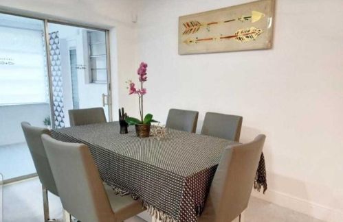 401 57th Ave, Hollywood FL  33021-6207 exterior