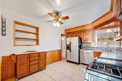 212 Paul Dr, New Kensington PA  15068-2907 exterior