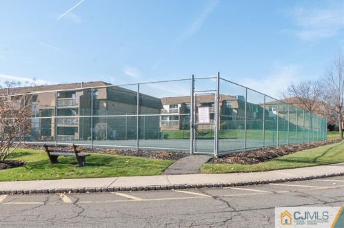 109 Sharon Garden Ct, Woodbridge NJ  07095-4308 exterior