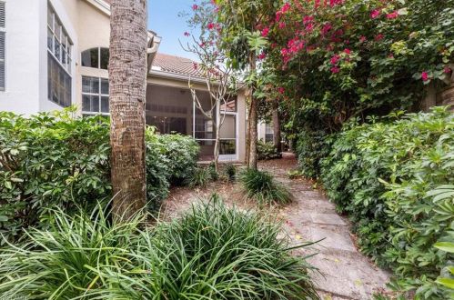 158 Amblewood Ln, Naples FL  34105-7146 exterior