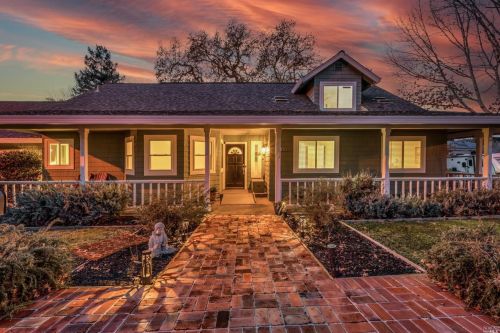 1886 Bennett Meadows Ln, Santa Rosa, CA 95405-8375