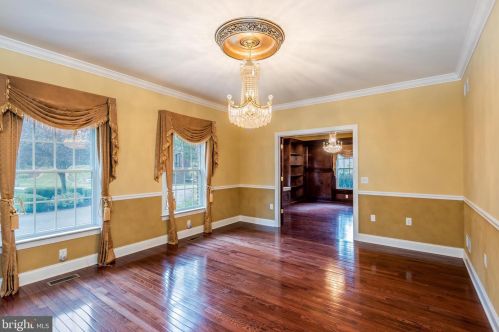 17 Westwind Dr, Lemoyne PA  17043-1233 exterior