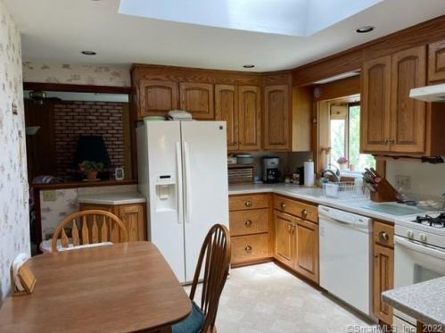 46 Vermont Ave, Milford CT  06460-7043 exterior