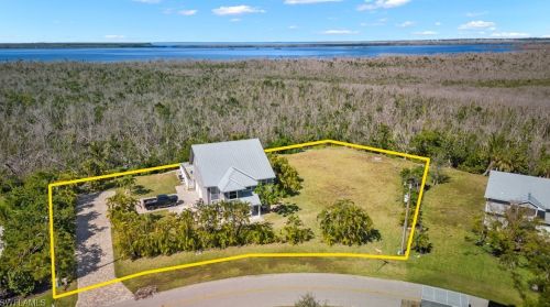 9393 Peaceful Dr, Sanibel FL  33957-4238 exterior