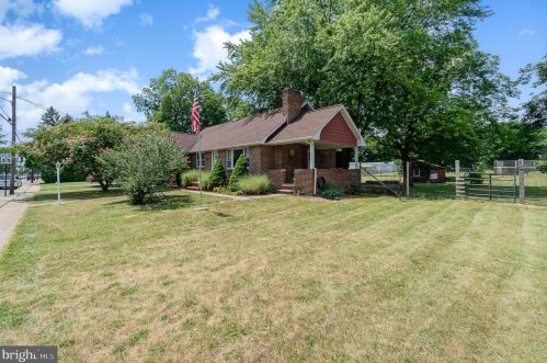 812 Pitt St, Carlisle, PA 17013-1422