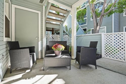858 Boardwalk Pl, Redwood City CA  94065-1806 exterior