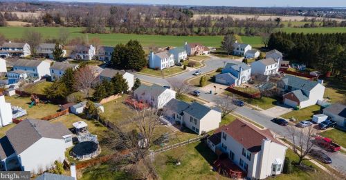 87 Violette Dr, New Castle DE  19720-8607 exterior