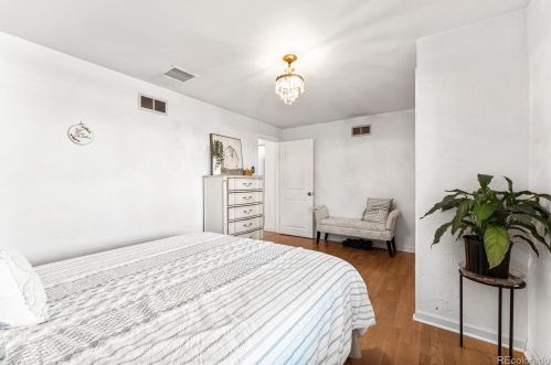 651 Holly St, Denver CO  80246-1424 exterior