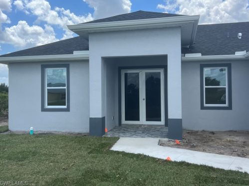 3217 53rd St, Lehigh Acres, FL 33971-6737