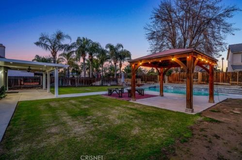 10016 Roehampton Ave, Bakersfield CA  93312-5348 exterior