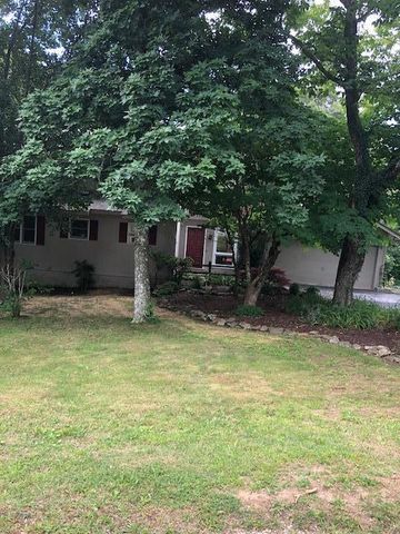 370 Snead Dr, Crossville, TN 38558-8039