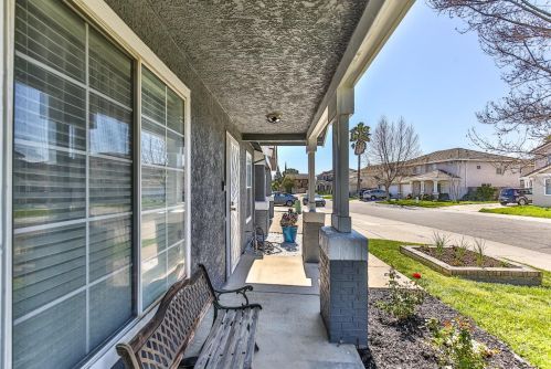 8489 Mcgray Way, Elk Grove CA  95624-4121 exterior