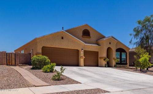 6815 Iberia Ave, Tucson, AZ 85757-8525