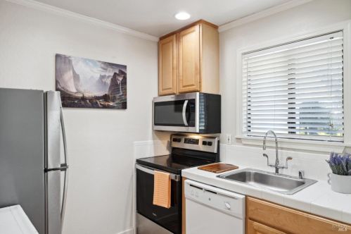 760 Cottage Dr, Fairfield CA  94558-1200 exterior