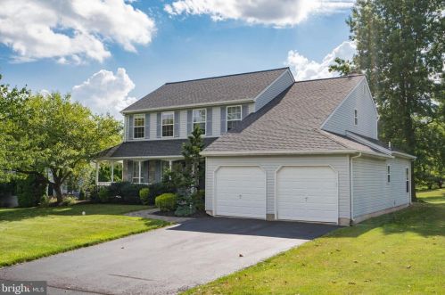 207 Stallion Ln, Collegeville, PA 19473-1857