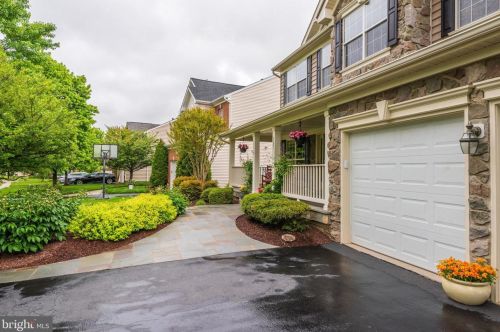 167 Alpine Dr, Leesburg VA 20175-6172 exterior