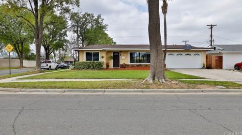 9041 Delano Dr, Riverside, CA 92503-2761