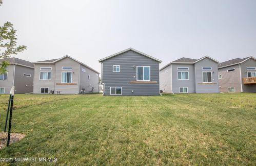 3618 30th St, Moorhead, MN 56560-6032