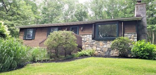 66 Blueberry Ln, Stormville, NY 12582-5300