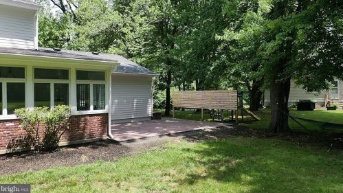 913 Lake Dr, Trenton NJ  08648-4003 exterior