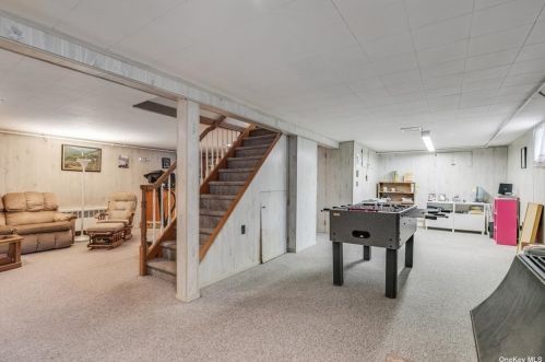 55 Spruce Ave, Bethpage NY  11714-1328 exterior