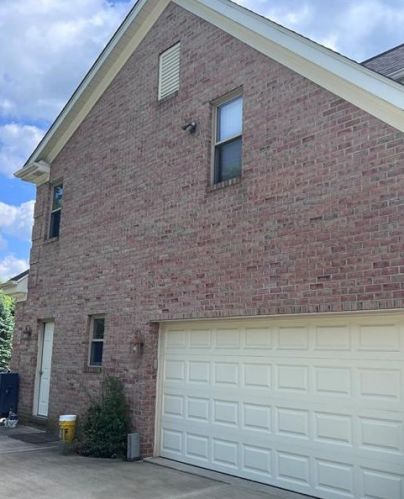 100 Estates Ct, Jeannette PA  15644-9604 exterior