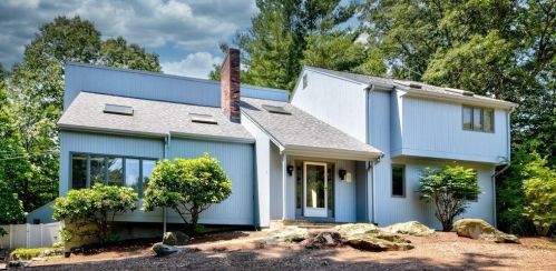 8 Mill St, Sherborn, MA 01770-1240