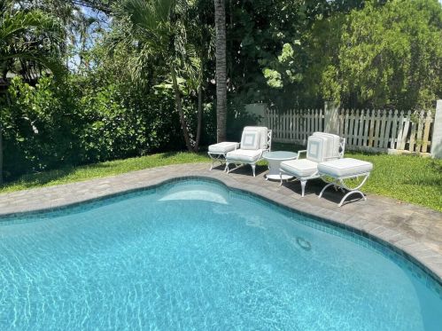 107 Swinton Cir, Delray Beach, FL 33444-4244