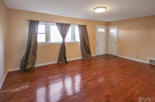 49 Race Track Rd, East Brunswick NJ  08816-3740 exterior