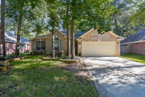 86 Drifting Shadows Cir, Conroe, TX 77385-3494