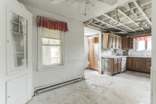 6 Reservoir Ave, Providence RI  02907-3430 exterior