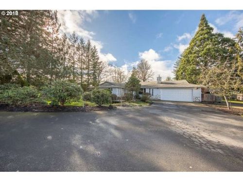 811 Main St, Carlton, OR 97111-9103