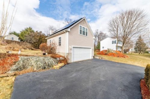 13 Betty St, Lincoln RI  02865-2203 exterior