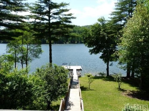 35 Bluegill Ln, Glenville, NC 28736-8338