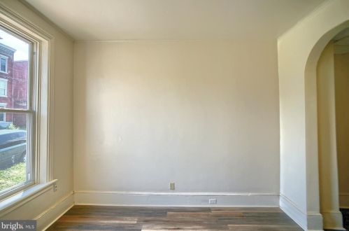 638 Muench St, Harrisburg, PA 17102-1037