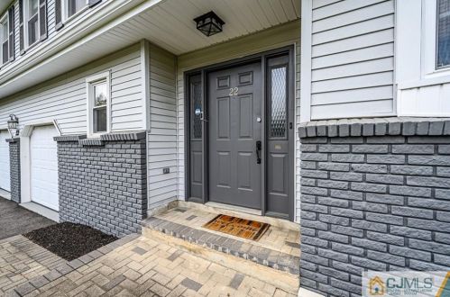 22 Eldridge Dr, East Brunswick, NJ 08816-2600