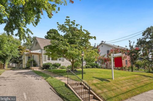 6814 Westcott Rd, Falls Church, VA 22042-2720