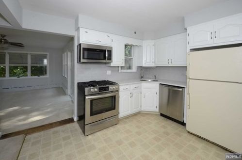 388 Cedar Ave, Ridgewood NJ  07450-5135 exterior