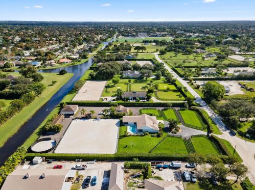 2904 Appaloosa Trl, West Palm Beach FL  33414-7639 exterior