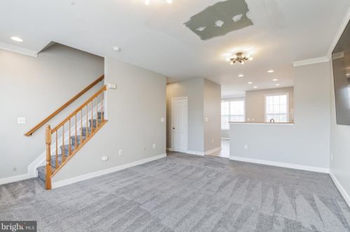 13046 Terminal Way, Woodbridge VA  22193-6116 exterior