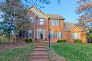 2209 Burrus Dr, Lexington, KY 40513-1220