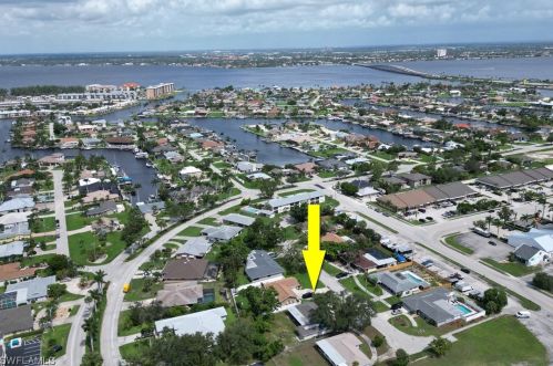 4325 16th Pl, Cape Coral FL  33904-7430 exterior