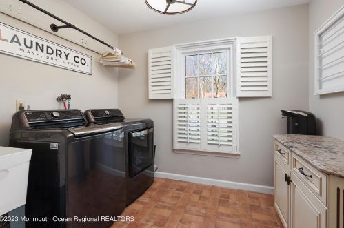 162 Borden Rd, Middletown NJ  07748-3050 exterior