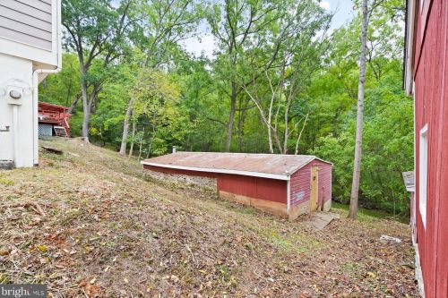 13188 Loyalty Rd, Leesburg VA  20176-6112 exterior